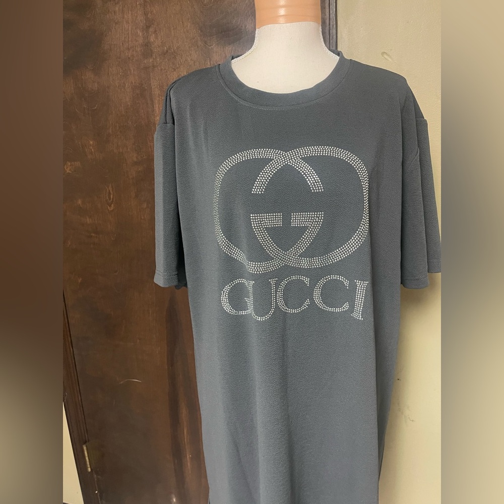 Women GG Logo rhinestone T-Shirt gray Dress NWOT. Great for beach, travel, sport - Picture 3 of 9